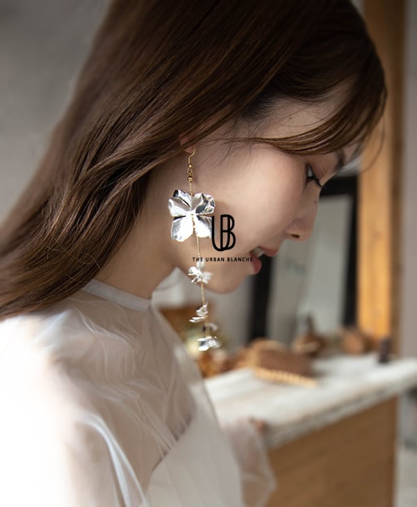 商品番号： AC0100 フラワーモチーフ シルバー ピアス 東京（表参道