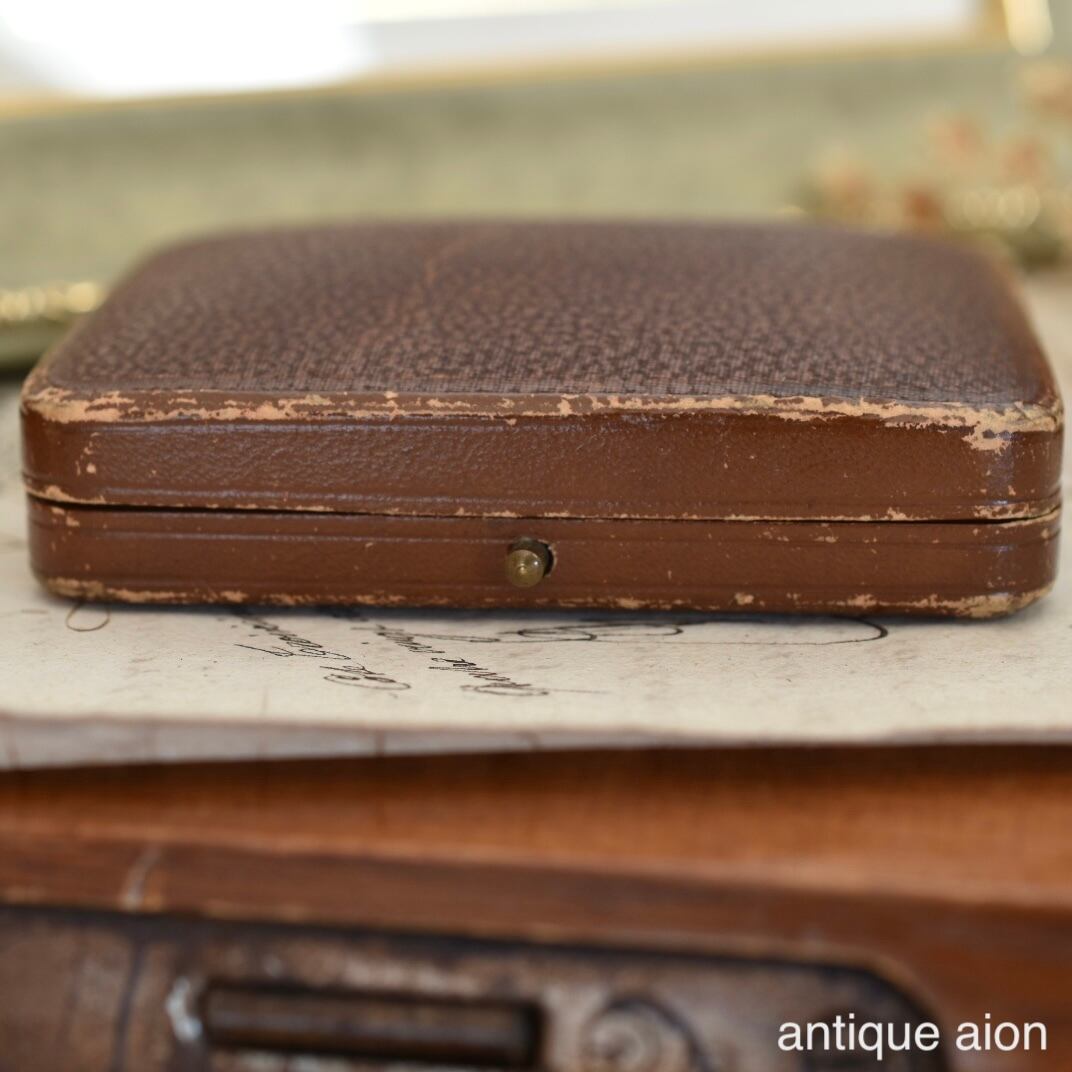 英国アンティーク 19世紀後半-20世紀初頭 長方形のジュエリーBOX