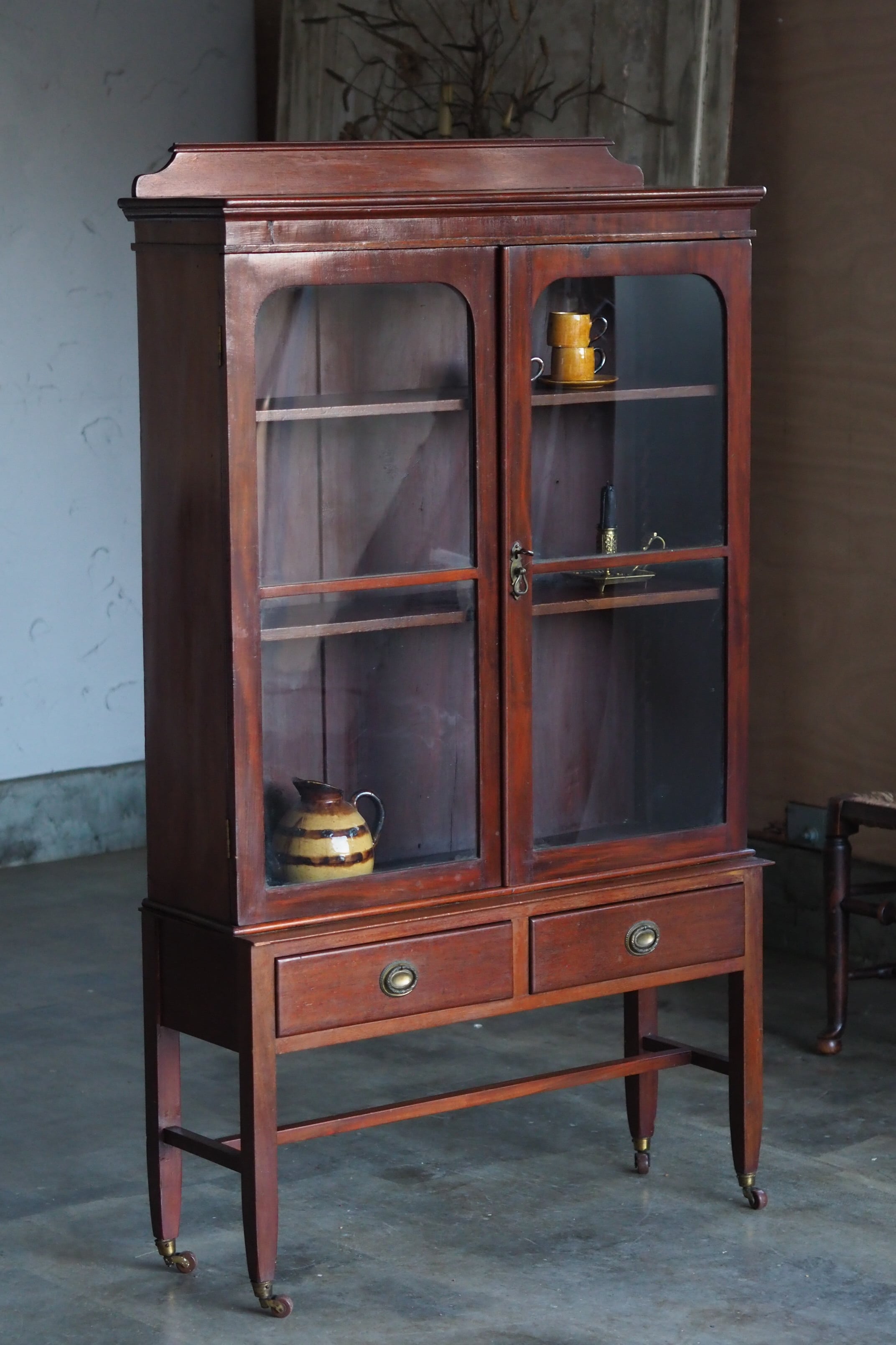 マホガニーコレクションキャビネット-antique glass cabinet