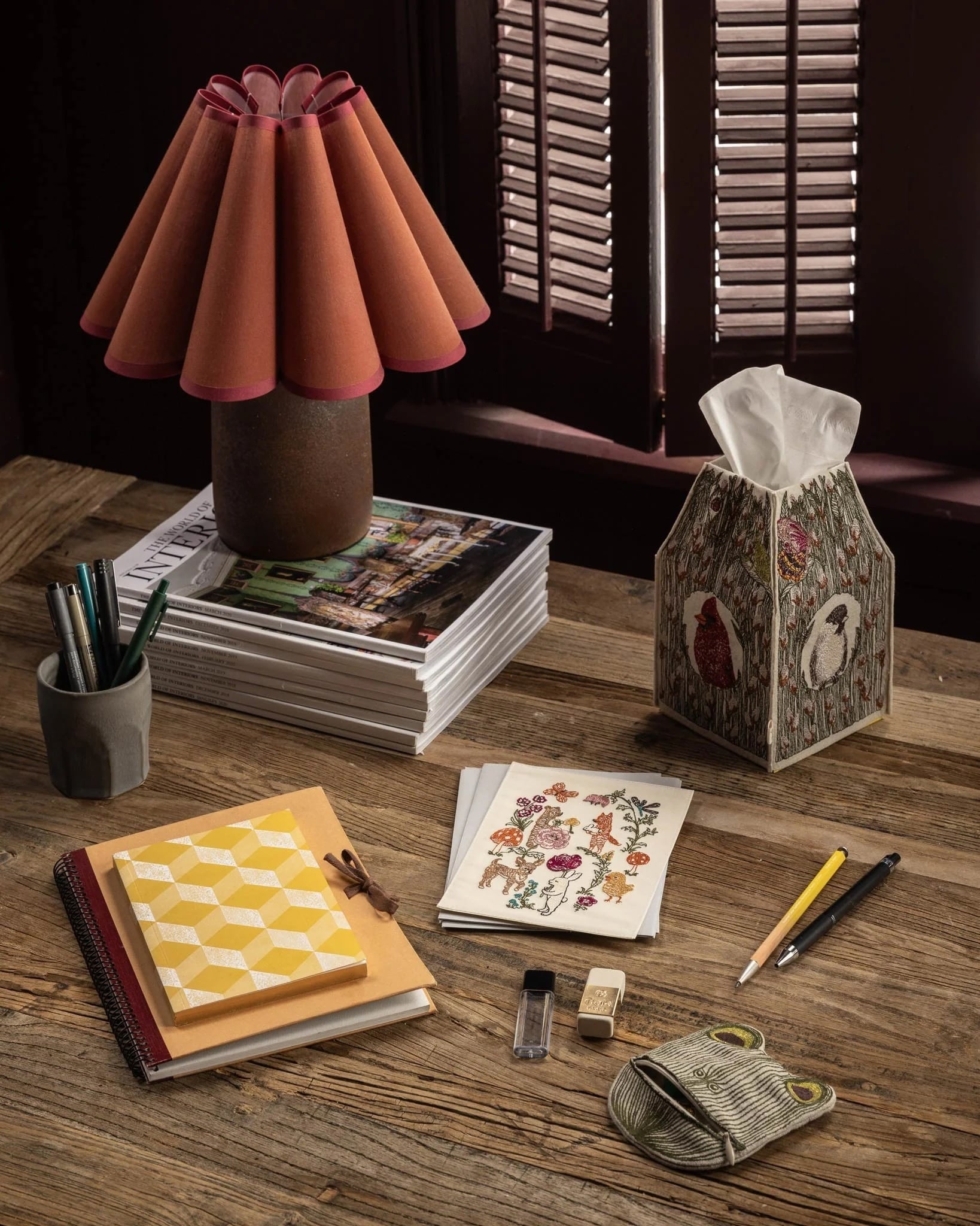 CORAL&TUSK [Lucky Frog with Bell] カエルモチーフ 刺繍 ポーチ