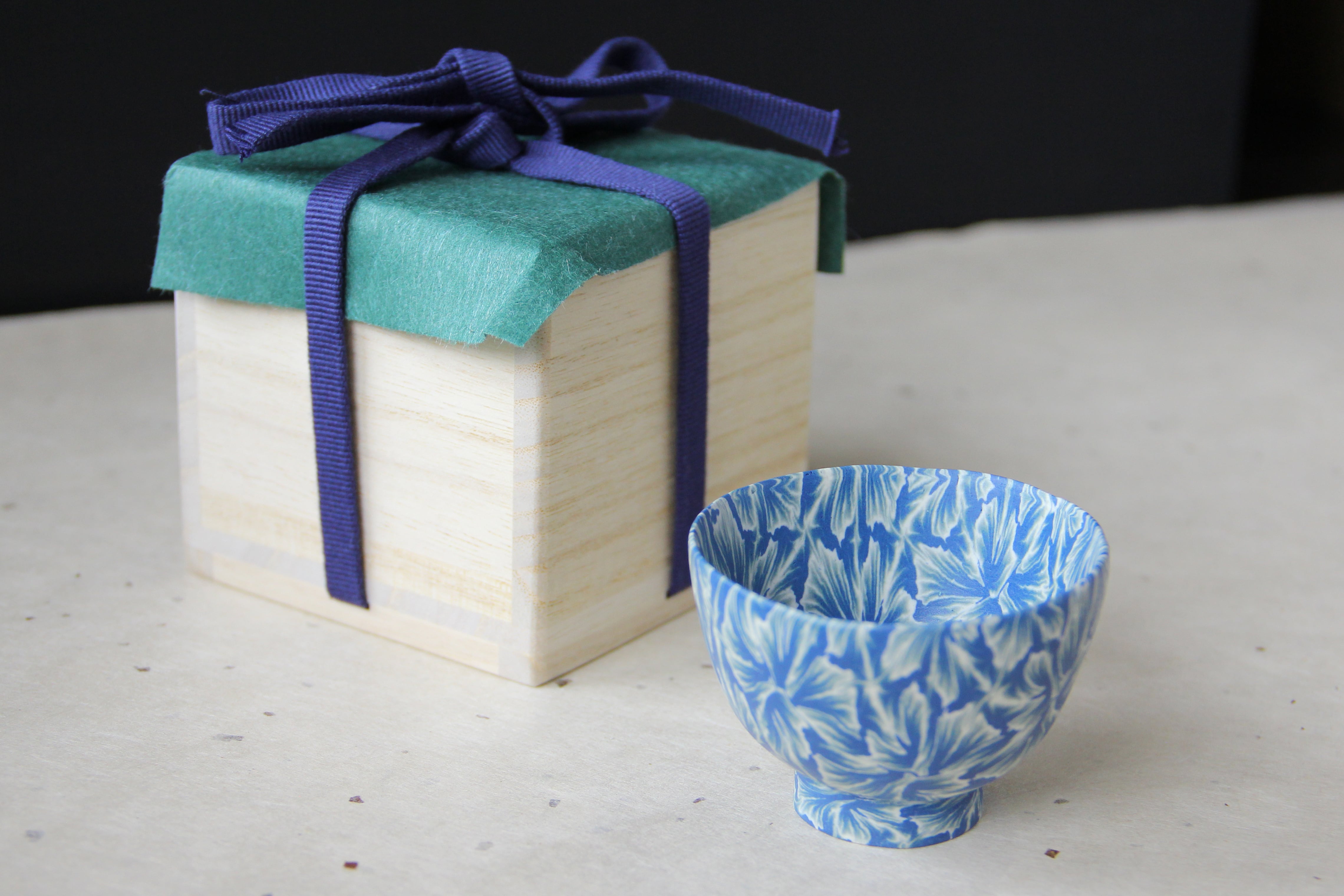 更紗窯 長江 哲男 練上極細酒盃（木箱入） 【商品番号：061】 | 瀬戸蔵