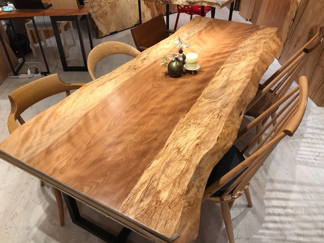 水目桜（ミズメザクラ）_2030×860-920×74_横浜元町店_テーブル天板/一