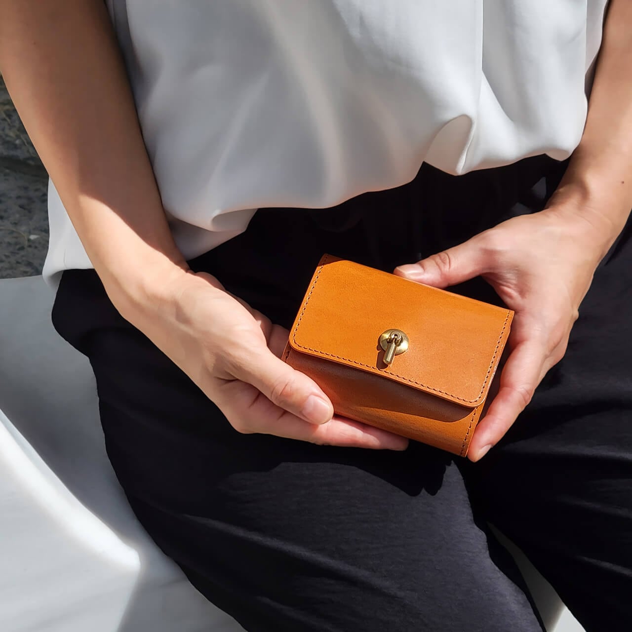 オコシ金具ミニ財布 キャメル | Leather+