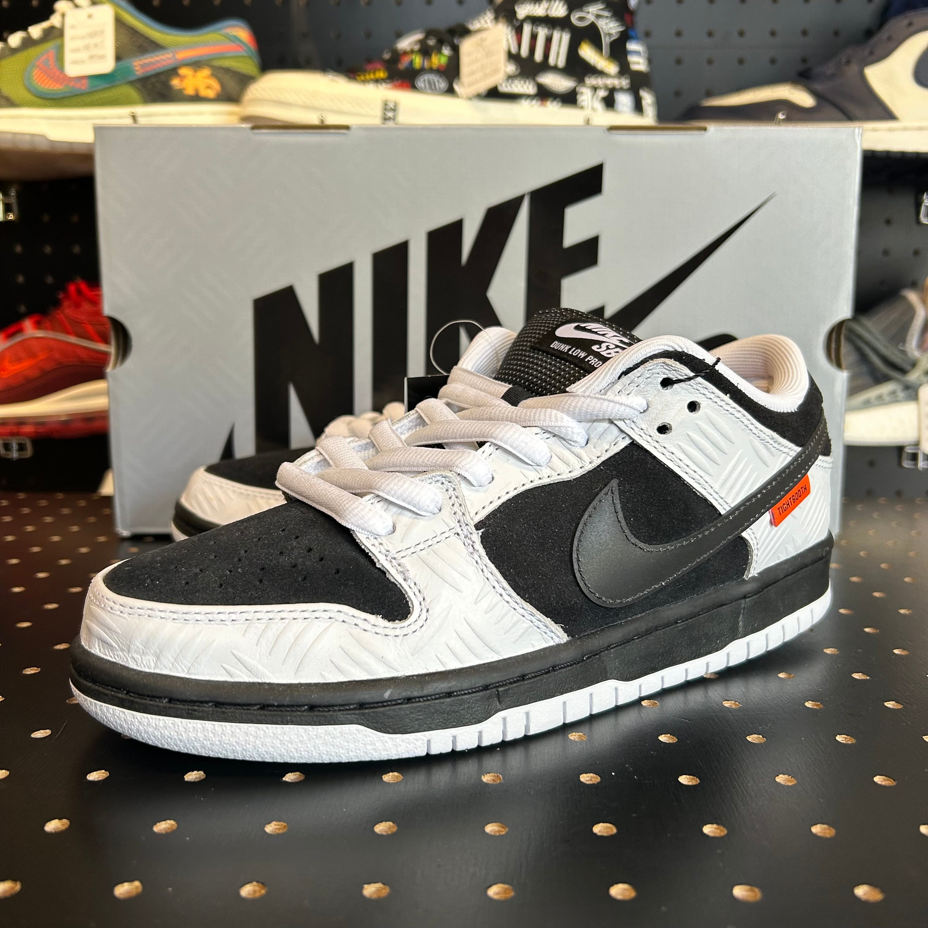 TIGHTBOOTH × Nike SB Dunk Low Pro QS 