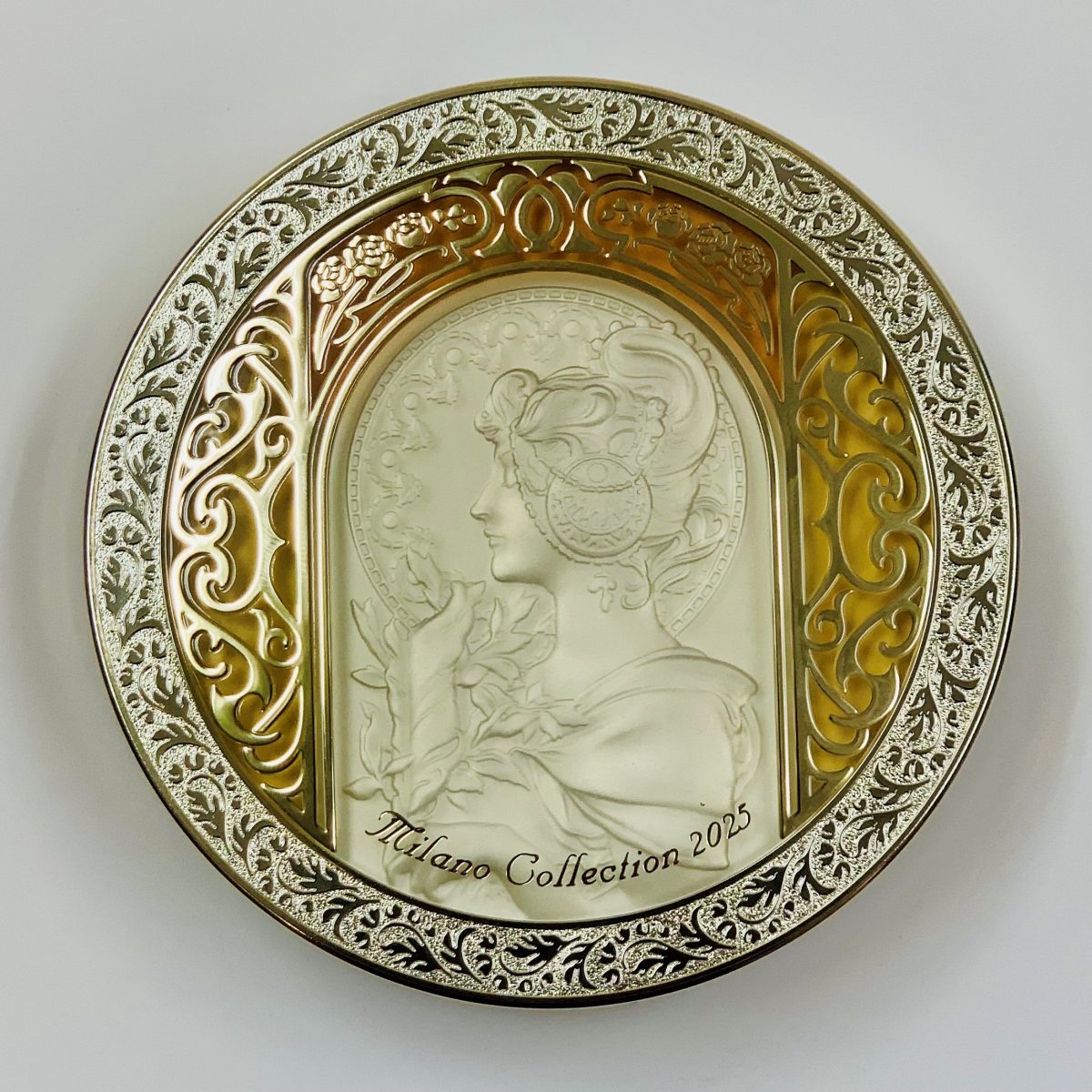 数量限定】MUCHA（ミュシャ）と初コラボ「ミラノコレクション フェース