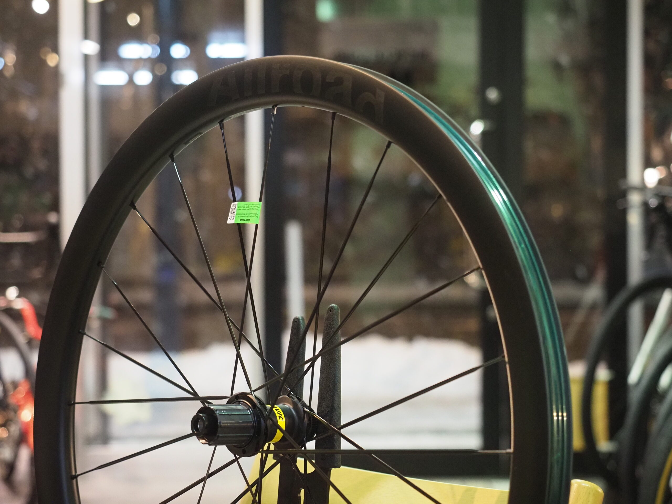 MAVIC】新しくなったALLROAD SL CARBON 入荷しました！ | BICYCLE LAND M-2