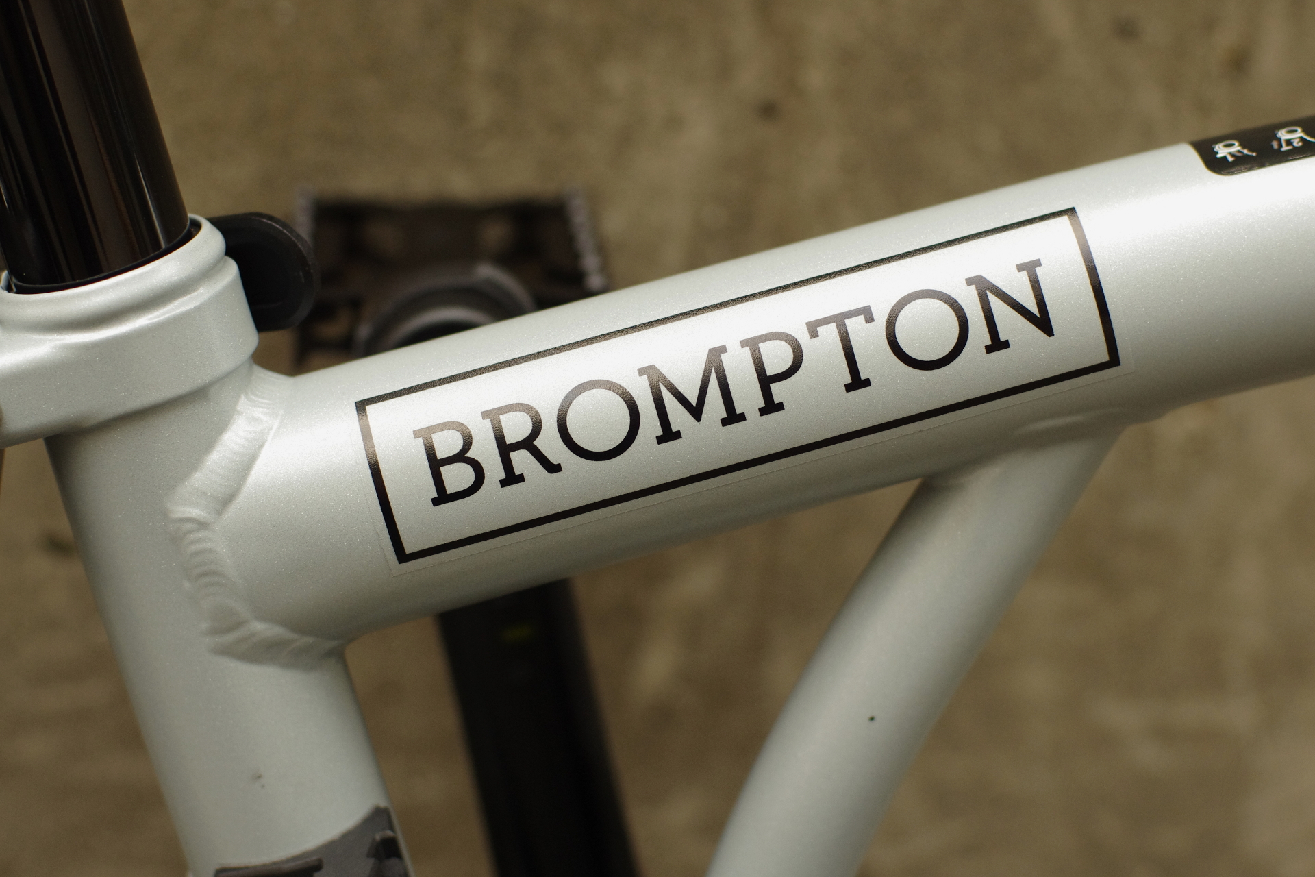Brompton P Line Urban Mid Handle with Rack 入荷いたしました