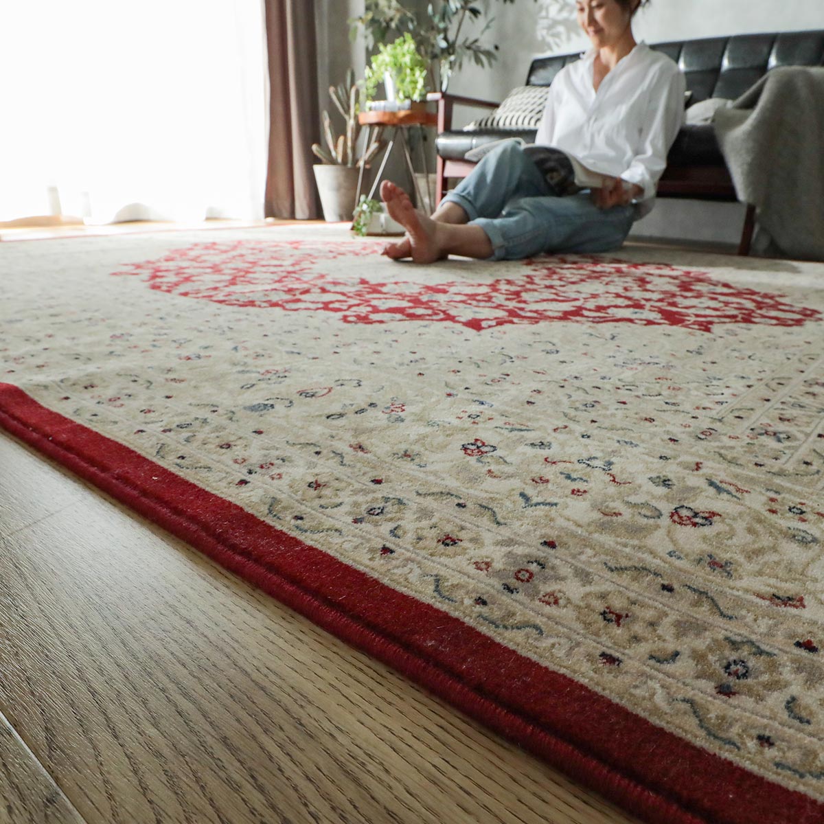 高密度のウィルトン織！ウール100％ベルギー製ラグ 『マルフィー