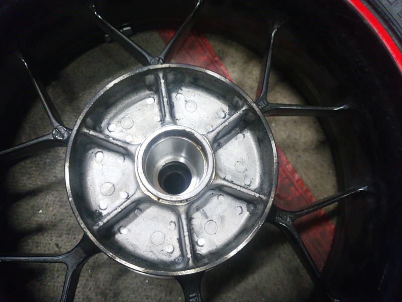 Bikeshop-icu | ホンダ CBR1000RR SC57 ホイールベアリング交換の巻 頭