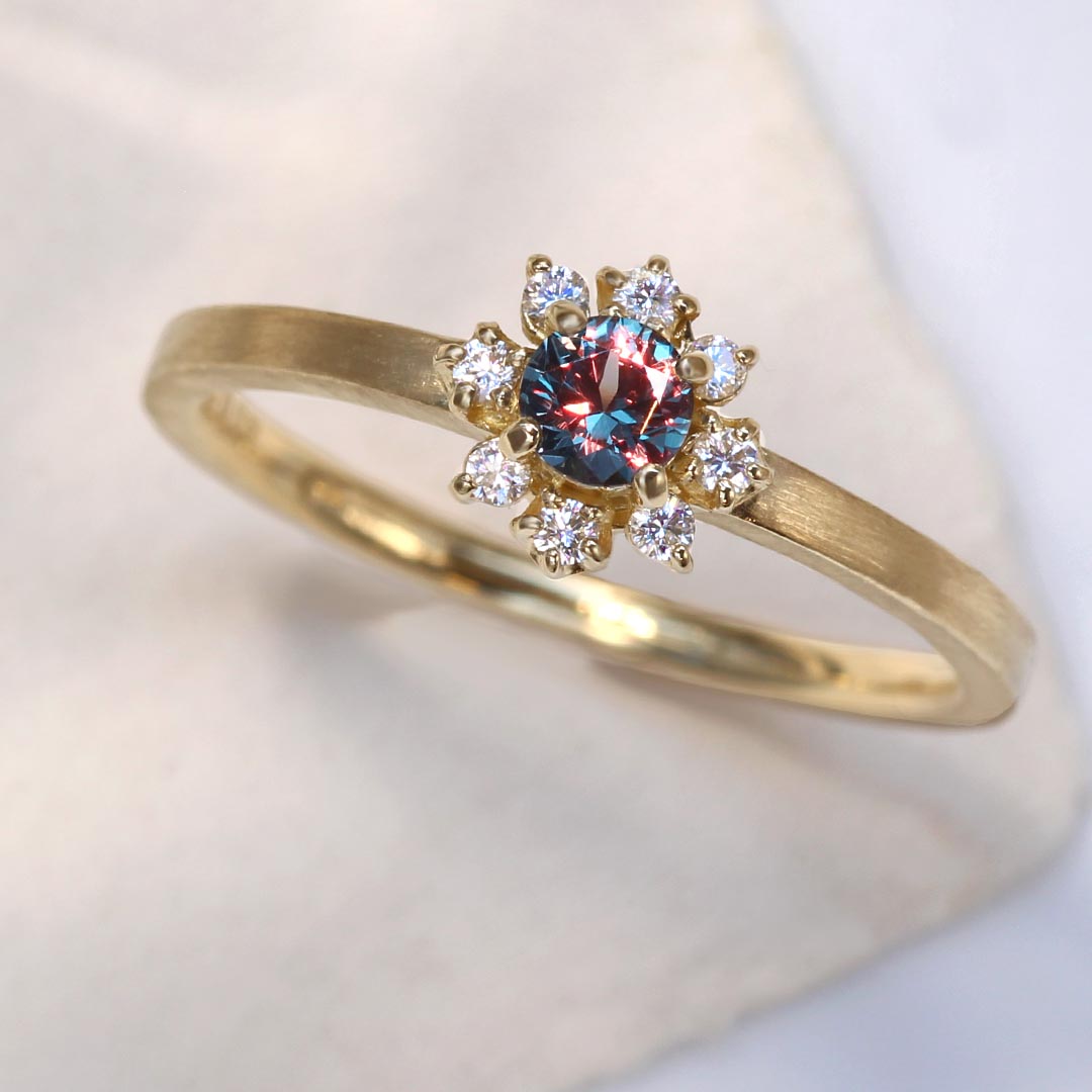 ビズー公式】ベキリーブルーガーネット ラウンドカット ダイヤモンド