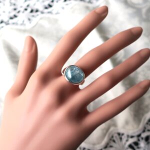 ブルージルコンのリング｜12月の誕生石 天然石ジュエリー | BodhiTree