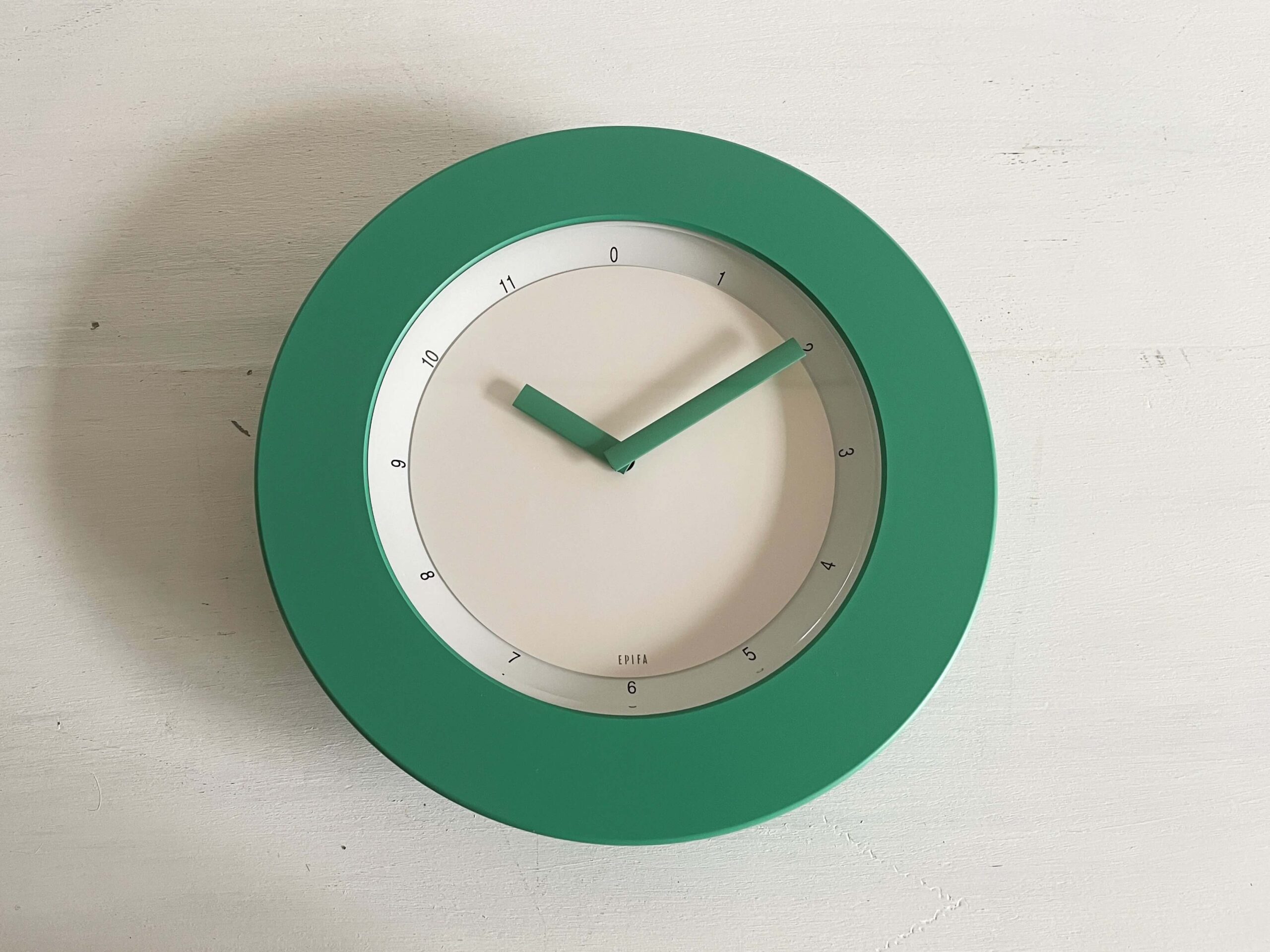 No.9778「壁掛け時計 〈EPIFA〉4色：カトウタカシ」SOLD | ボルト