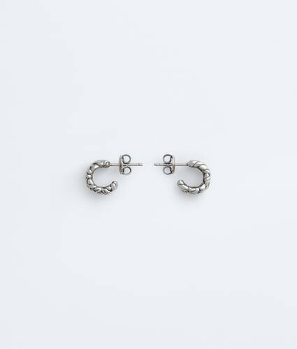 イントレチャート スモール ピアス のために メンズ で シルバー