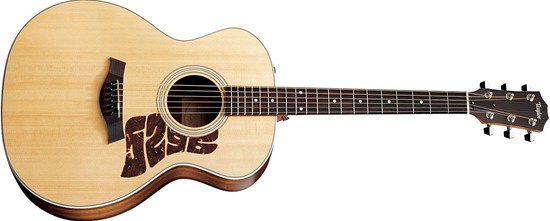 Taylor Guitarより 何とあの小渕健太郎（コブクロ）のシグネイチャー