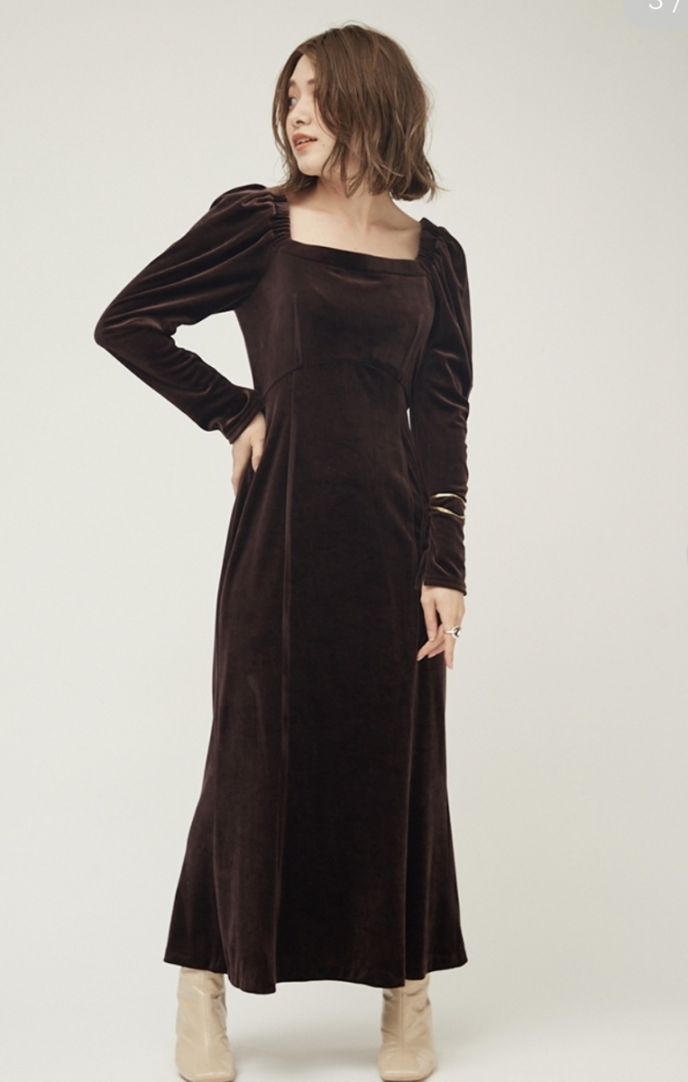 新作！スクエアネックベロアワンピース | FRAY I.D | ショップブログ