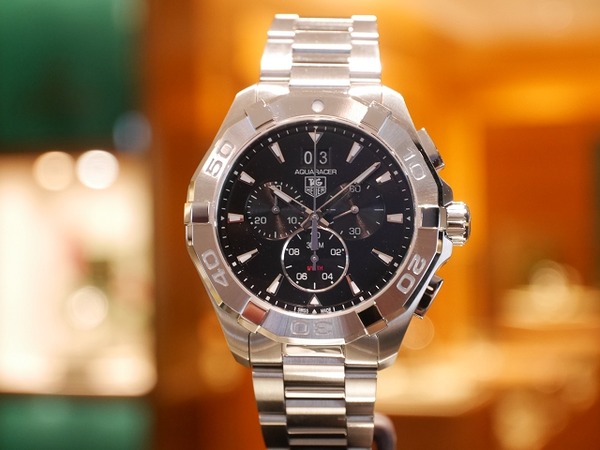 昨日に引き続きタグホイヤーから2015年新作モデルアクアレーサー