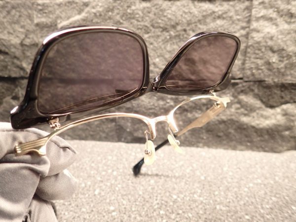 999.9 feelsun「F-05NPM」跳ね上げ式のサングラスが再入荷しました