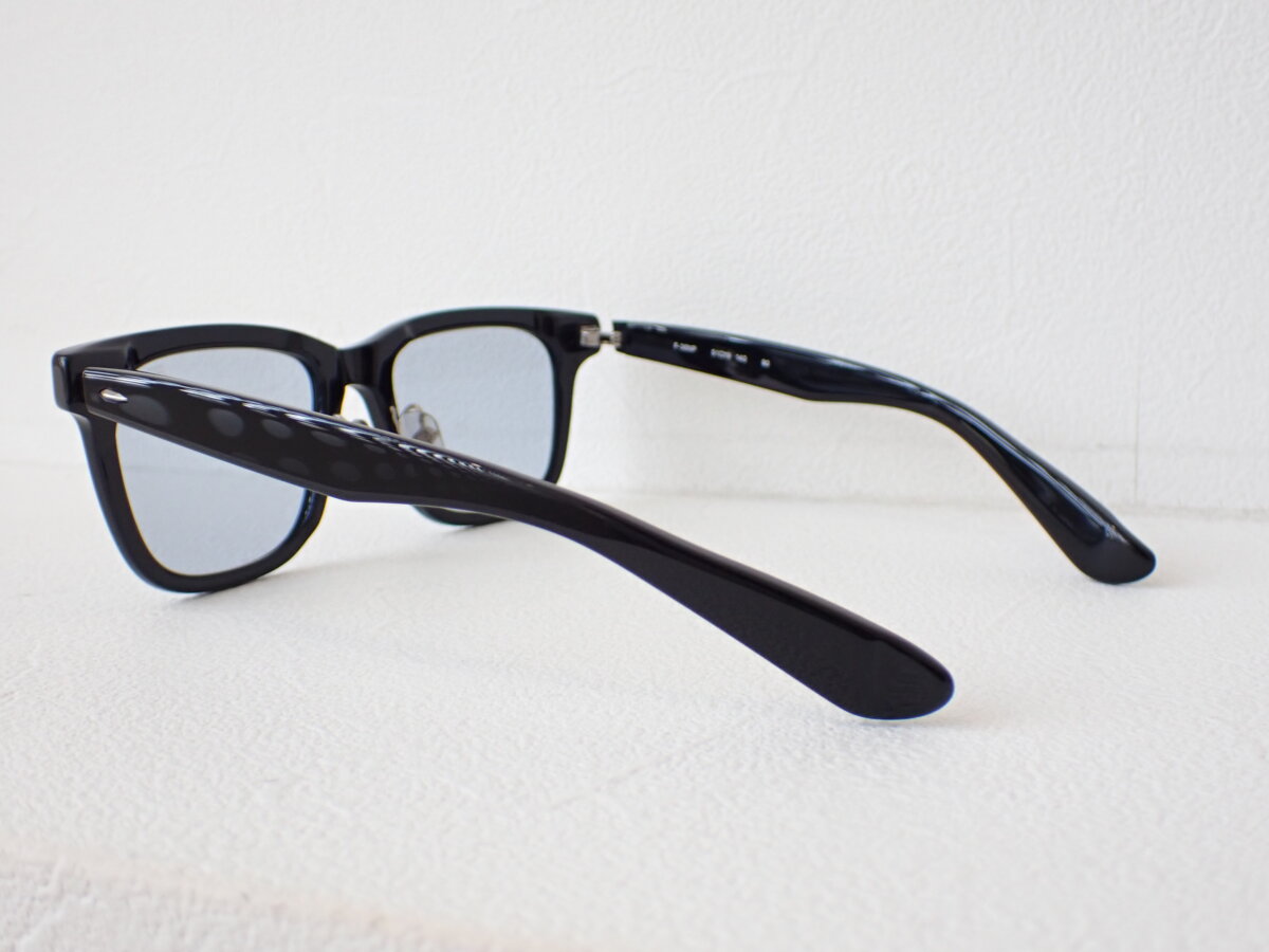 流行りに左右されないウェリントンシェイプサングラス｜999.9 feelsun