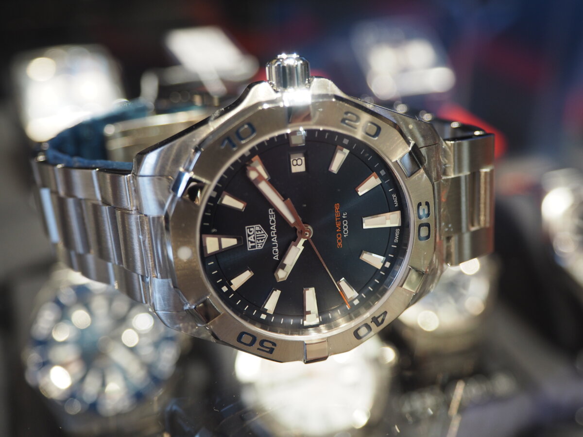 タグ・ホイヤー】ブルー文字盤が美しいダイバーズウォッチ「アクア