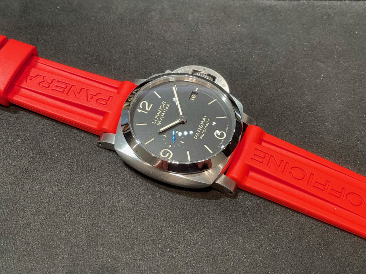 パネライをご愛用のみなさん！この夏はカウッチュー（ラバー）で腕元を