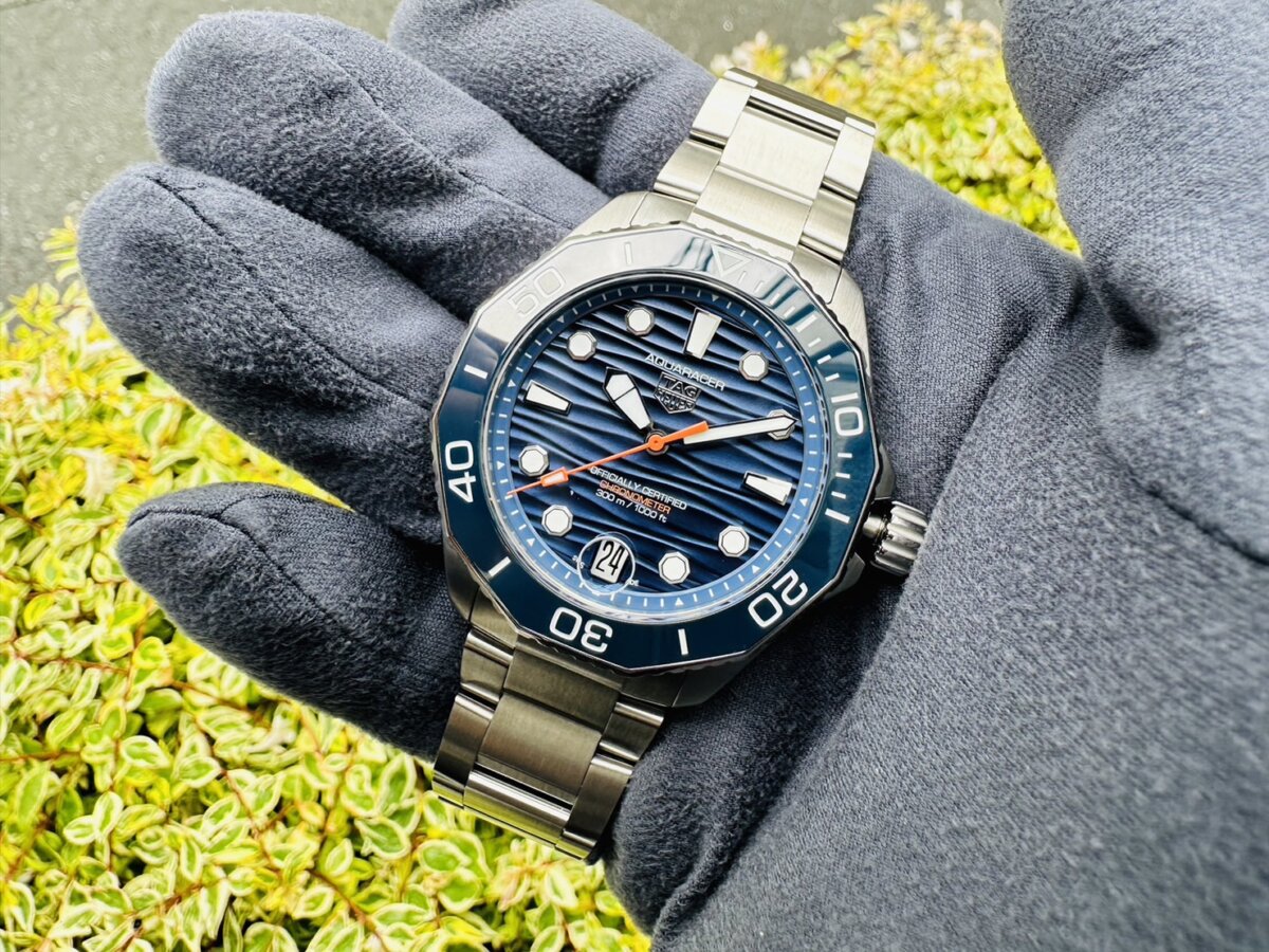 タグ・ホイヤー】 進化したアクアレーサー プロフェッショナル300をご