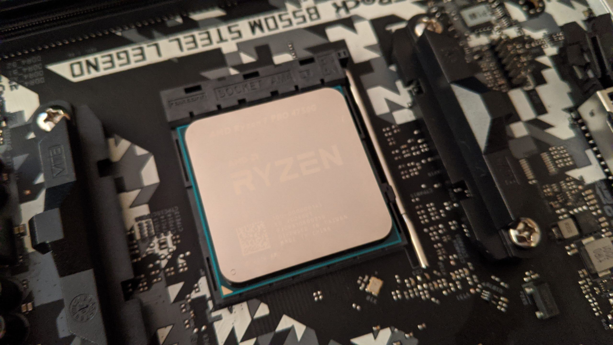 Ryzen 7 PRO 4750G を買った | ぴんくいろにっき