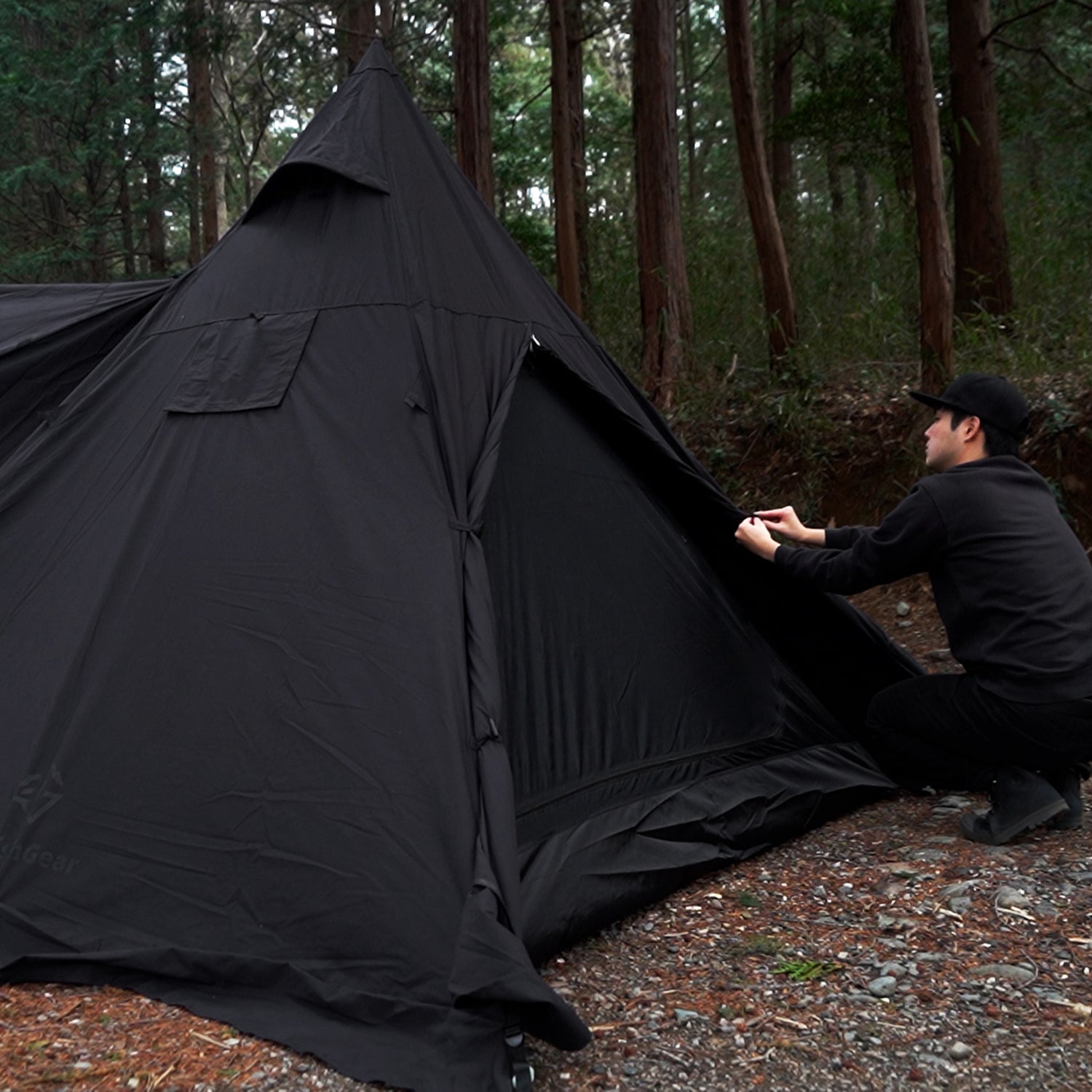 BLACK TIPI V2 ブラックティピーV2 テント 黒 ブラック ワンポール