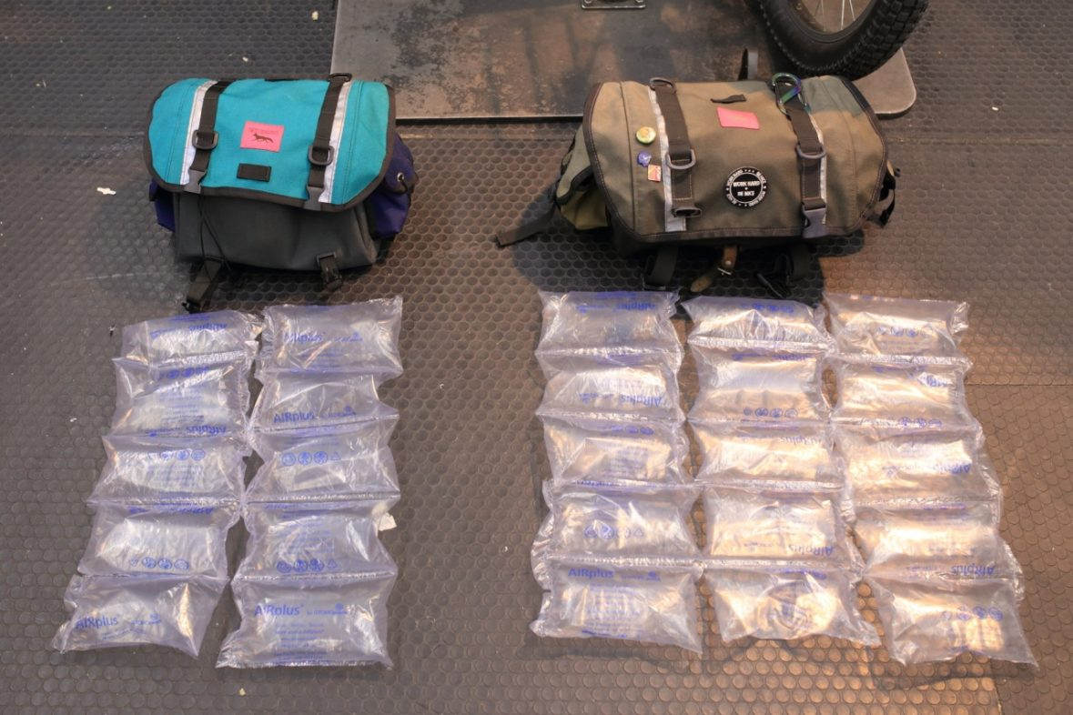 サドルバッグのサイズ考察、SとLどっち？ - BLUE LUG BLOG | 自転車店