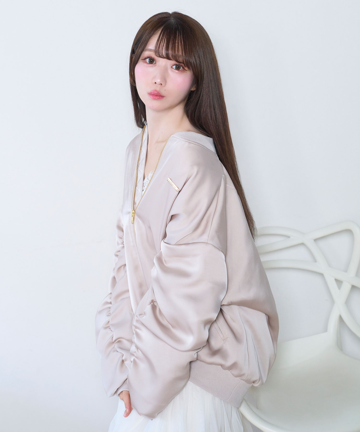 Back emb shirring sleeve blouson – BUNNY APARTMENT