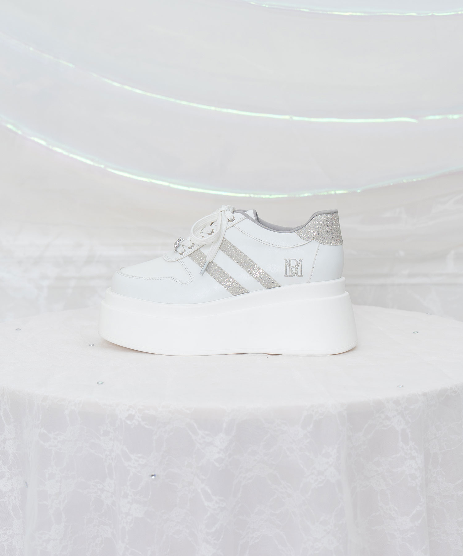 Glitter point sneakers – BUNNY APARTMENT