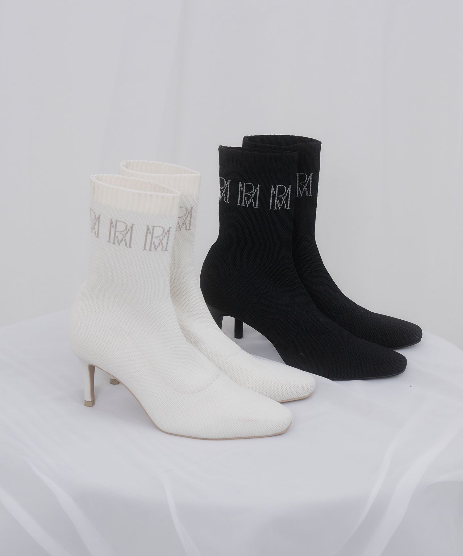 Fur attach stretch long boots【black】 – BUNNY APARTMENT