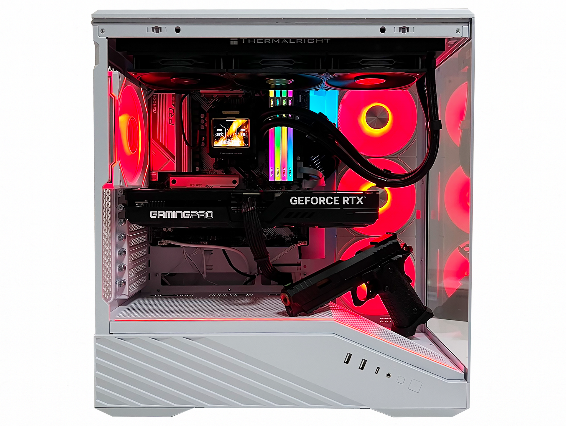 RTX5070 Ryzen7 7800X3D搭載ゲーミングPC、フィギュアが飾れる最高な