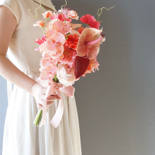 ブーケ アーティフィシャルフラワー 胡蝶蘭とチューリップが咲く