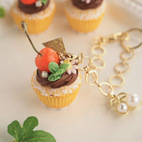 さくらんぼのチョコクリームカップケーキ・バッグチャーム バッグ