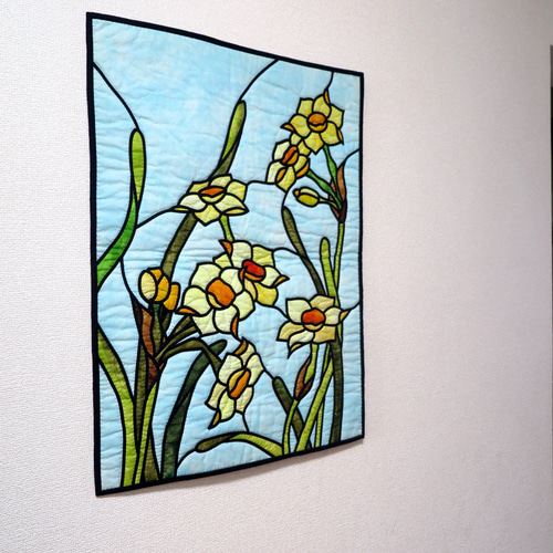 ステンドグラスキルト水仙のタペストリー タペストリー・壁掛け Quilt