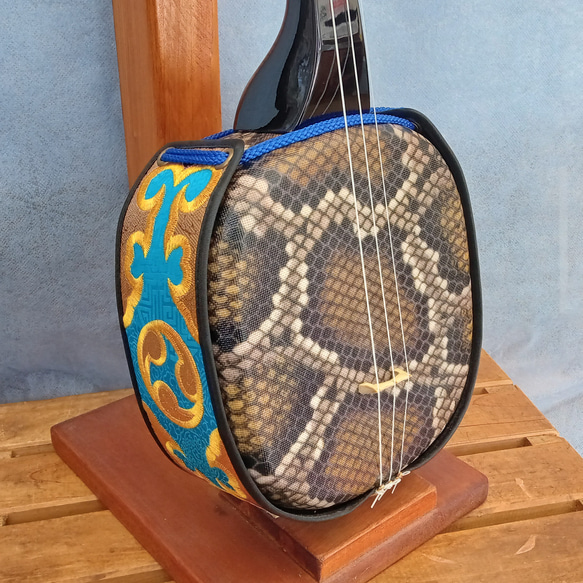 No.20】沖縄三線 人工皮〈蛇柄プリント・薄め〉 楽器・アクセサリ 沖縄