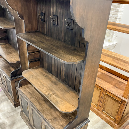 フランスアンティーク調ディスプレイシェルフ 帽子掛けフック付き