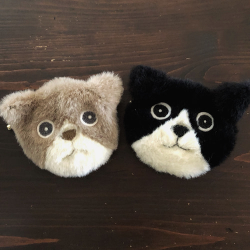 猫ちゃんポーチ 手のひらサイズ ネコ ハチワレ ぬいぐるみ マスコット