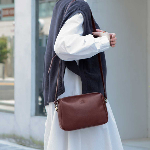 ショルダーバッグ 本革 イタリアンレザー 収納 大容量 斜めがけ バッグ