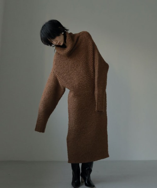 ETRE TOKYO（エトレトウキョウ）の「タートルローゲージニット