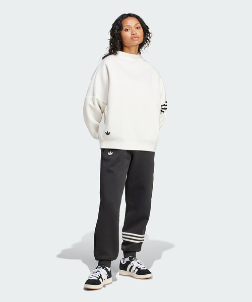 adidas（アディダス）の「Neuclassics オーバーサイズ モックネック