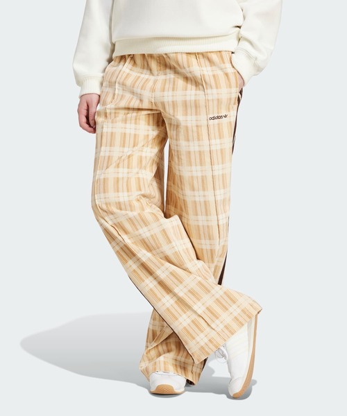 adidas（アディダス）の「コーデュロイ タータン ワイドレッグパンツ