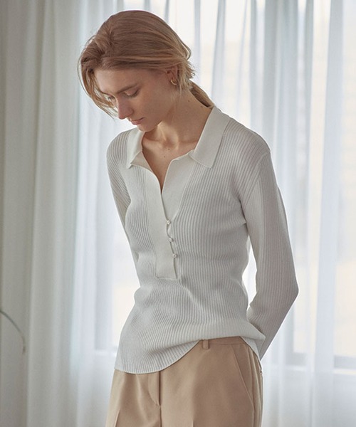 ETRE TOKYO（エトレトウキョウ）の「オープンネックニットポロ