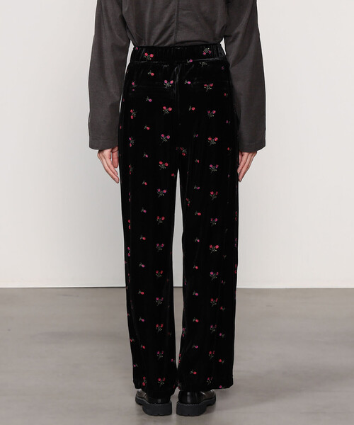 TICCA（ティッカ）の「TICCA | フラワーエンブロイダリー ベロアパンツ