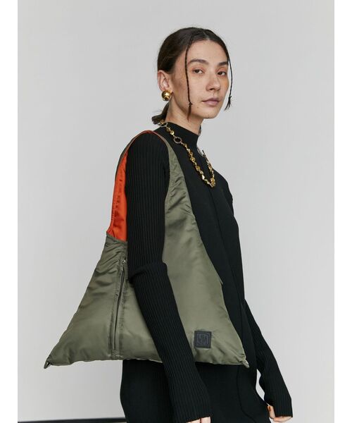 UN3D.（アンスリード）の「2WAY PADDED TRIANGLE BAG / 2WAYパデッド