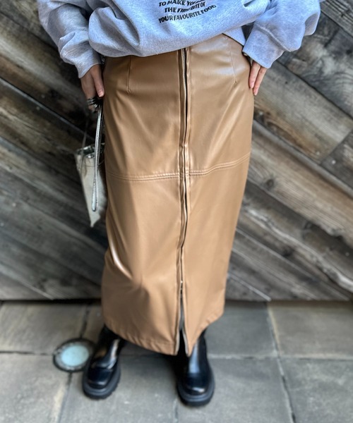 mi via loca（ミヴィアロカ）の「フェイクレザーフロントZIPスカート