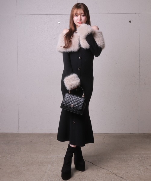 LIPSERVICE（リップサービス）の「ファーオフショルボタンニット