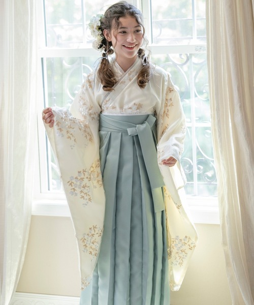 Catherine Cottage（キャサリンコテージ）の「花刺繍チュールレース袴