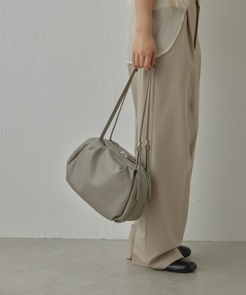 ear PAPILLONNER（イアパピヨネ）の「《本革/430g》コロンボストン