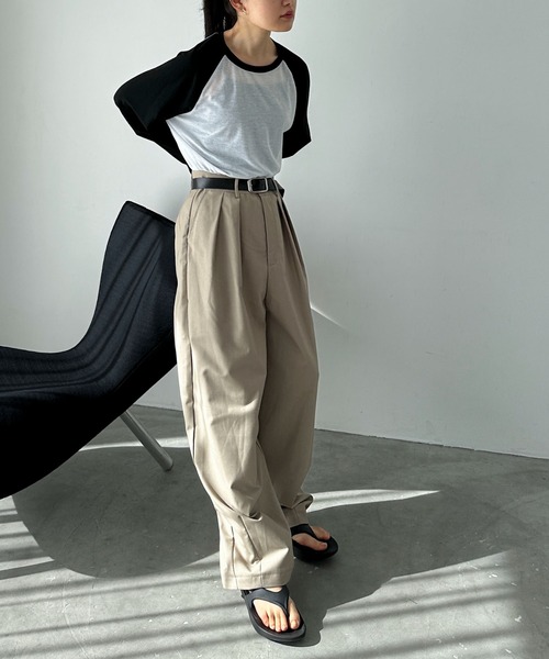 feepur（フェピュール）の「ツータックカーブスラックス（スラックス